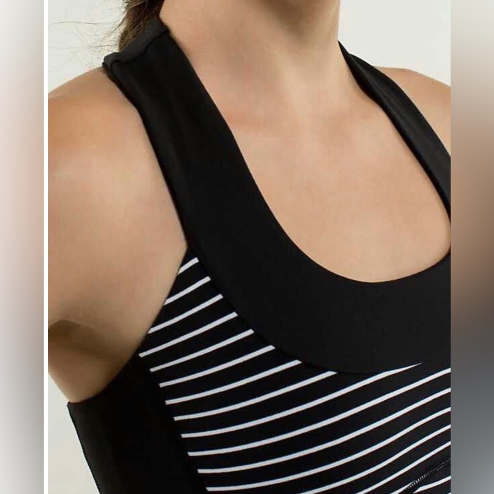 Lululemon Scoop Neck TankParallel Stripe Black White / Black size 8 MSRP $42